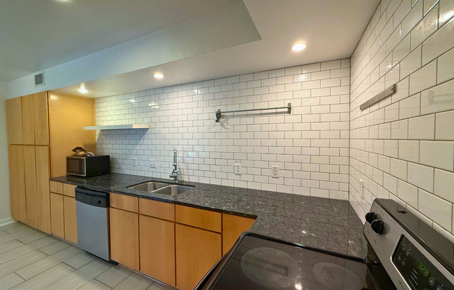 2200 Dickson Dr unit #123 78704 | 2 Bed 2 Baths Condo $1750