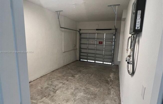 3 beds, 2.5 baths, $3,500, Unit # 0