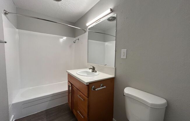 2 beds, 1 bath, 950 sqft, $2,895, Unit 1724-1