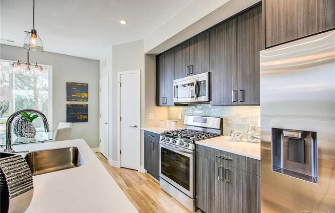 2 beds, 2.5 baths, 1,086 sqft, $2,295, Unit 5159 W 10th Ave