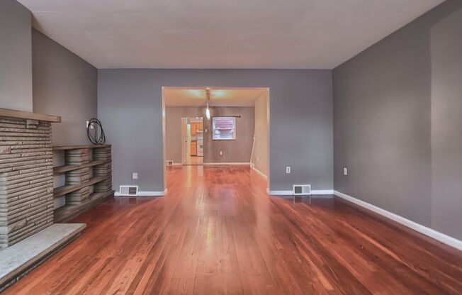 Charming 3 bed, 2 bath, south side flats home, amazing location!