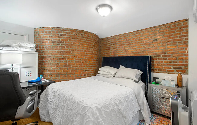 1 bed, 1 bath, 750 sqft, $4,400, Unit 1