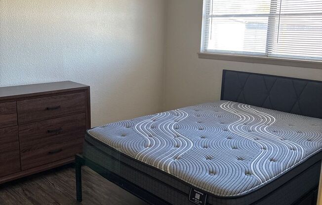 2 beds, 1.5 baths, 870 sqft, $1,175, Unit C07