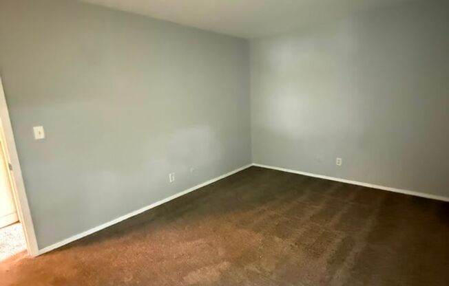 2 beds, 1 bath, 725 sqft, $1,400, Unit 12RW-4