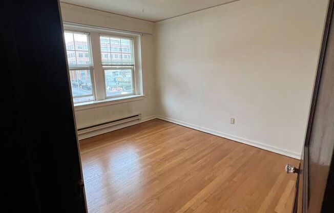 1 bed, 1 bath, 700 sqft, $1,695, Unit C302