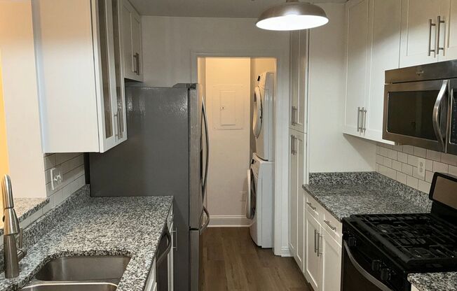 Beautiful 3BR 2BA condo located in the Decoverly neighborhood of Rockville