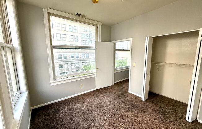2 beds, 1 bath, $1,195, Unit 305 S 16th St. - Unit 506