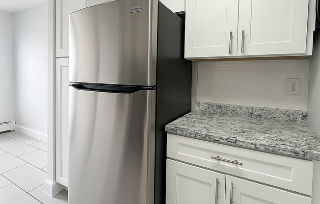 2 beds, 2 baths, 1,272 sqft, $2,450, Unit 4D