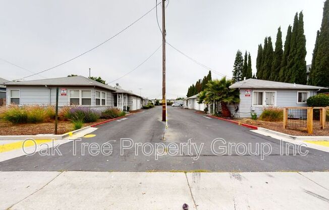 1579 163 AVE
