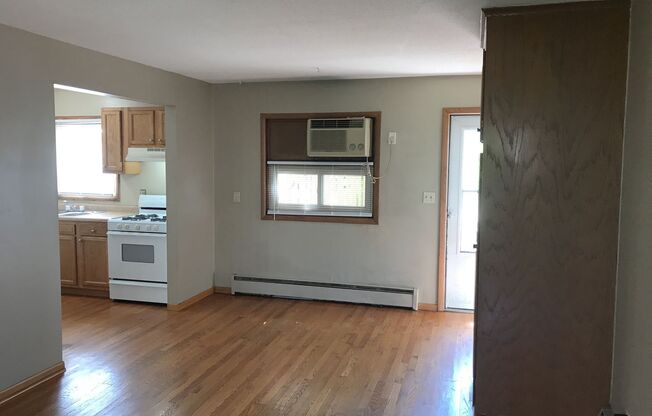 1 bed, 1 bath, 600 sqft, $949, Unit 17