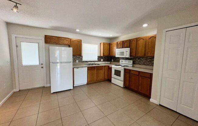 658 MCKINLEY CT