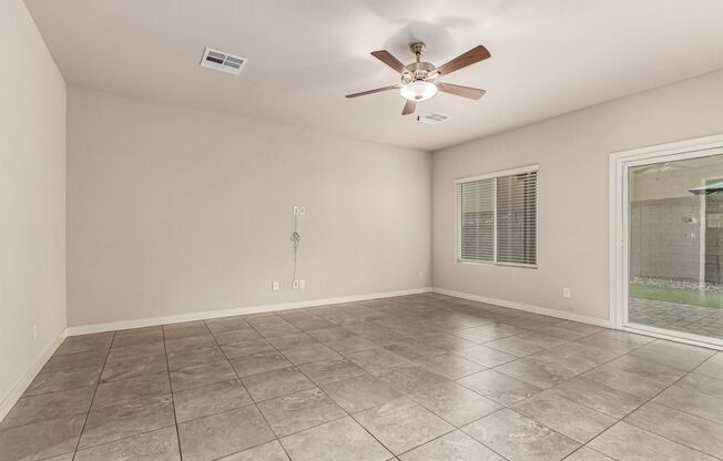 Gorgeous Gated 5 Bedroom Home in Aliante just minutes from 215