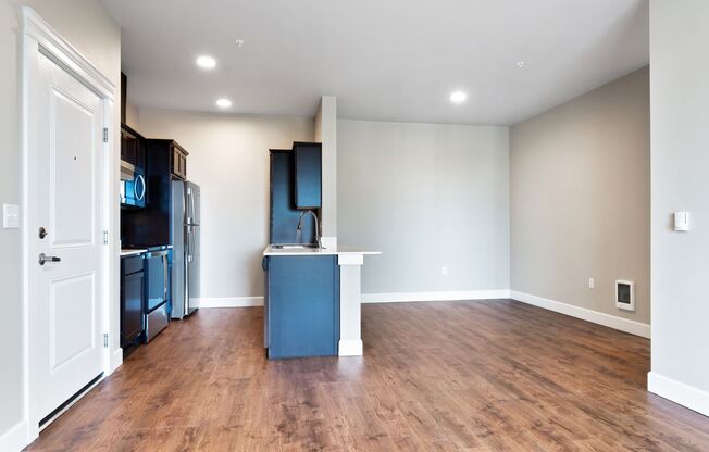 1 bed, 1 bath, 642 sqft, $1,625, Unit C-304