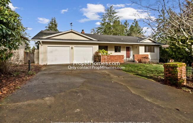 Updated Five Bedroom Home In Palisades!
