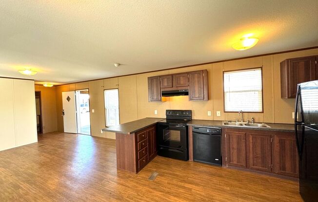 2 beds, 2 baths, $875