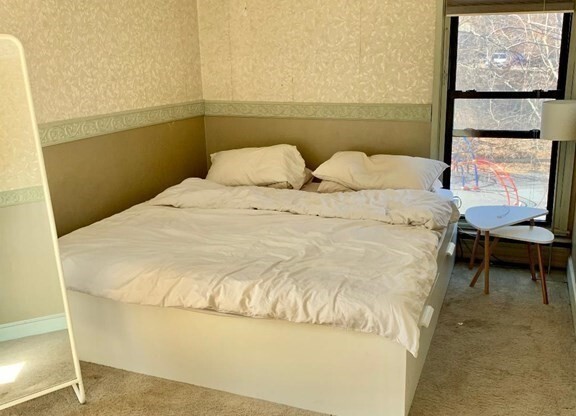 2 beds, 1 bath, 822 sqft, $3,300, Unit 113