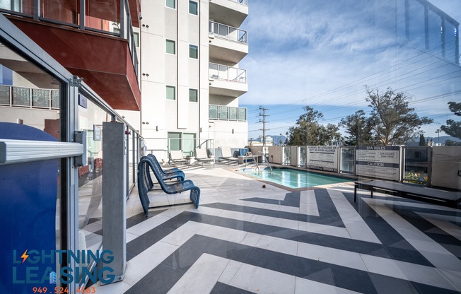 11408 CHANDLER BLVD