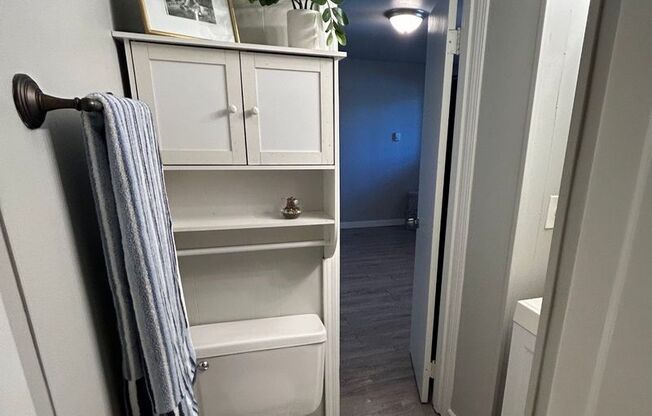 Studio, 1 bath, 250 sqft, $1,200