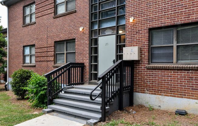 2 beds, 1 bath, 800 sqft, $850, Unit 116 C
