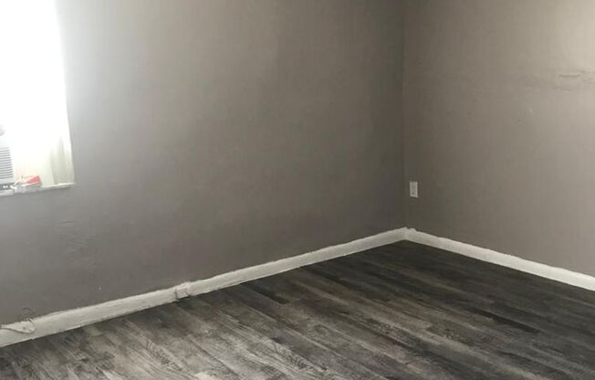 3 beds, 1 bath, 880 sqft, $2,000, Unit 5300-22