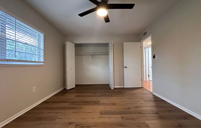 2 beds, 1 bath, 838 sqft, $1,899, Unit 22