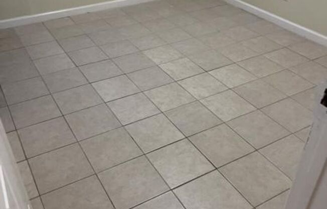 Beautiful 4 Bedroom 2 Bathroom in Carrollton!