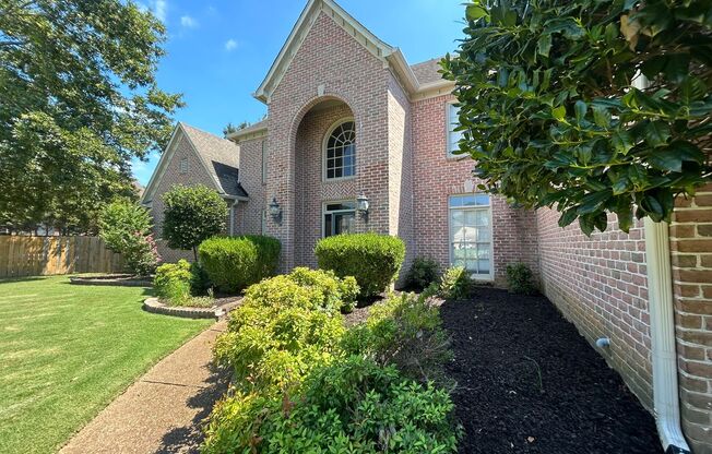 Beautiful Collierville home tucked away in a Cove! Offering over 4000 sq ft! 4brs with 2 bonus rooms and 4.5 bathrooms. Fully fenced in back yard. Pets welcome, fees apply.