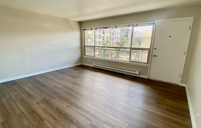 700 E Mercer