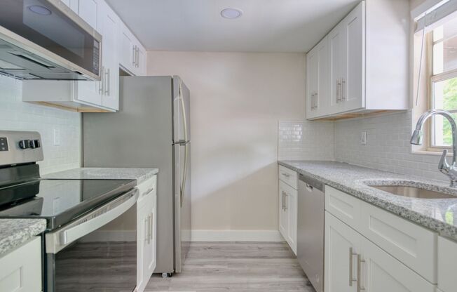 1 bed, 1 bath, 800 sqft, $1,199, Unit 14