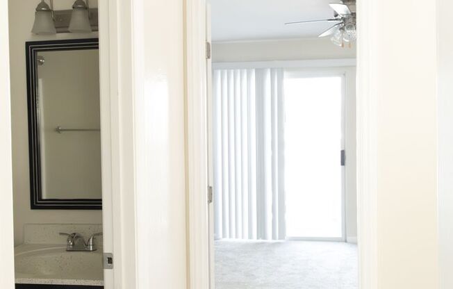 2 beds, 2 baths, 945 sqft, $2,650, Unit 69-202