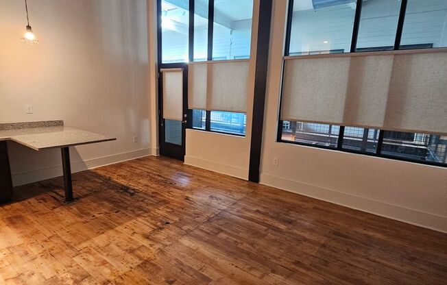 1 bed, 1 bath, 744 sqft, $1,275, Unit W215