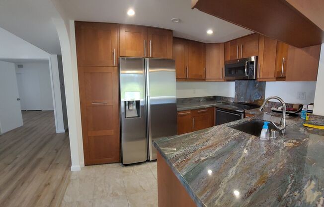 Spacious 3-Bedroom Townhome with Scenic Views in Glenwood Springs