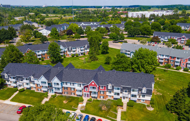 Park Like Grounds at Trappers Cove Apartments, Lansing, Michigan