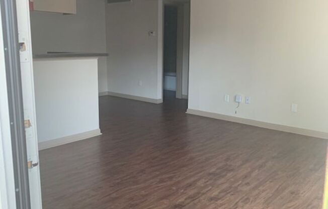 2 beds, 2 baths, 844 sqft, $1,155, Unit 204
