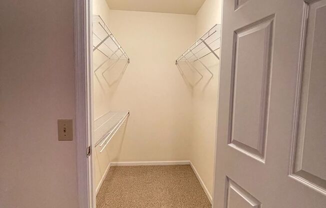 2 beds, 1 bath, 1,000 sqft, $1,690, Unit 2111-6