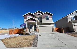 4 Bed 3 Bath in Lorson Ranch!!