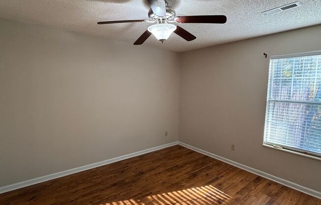 Cozy 3bd/2bth Condo in Powell - Minutes for UT & Downtown Knoxville!