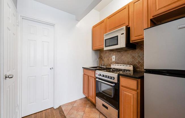 Studio, 1 bath, $2,595, Unit 1C