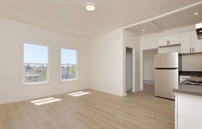 1 bed, 1 bath, 400 sqft, $2,012, Unit 303