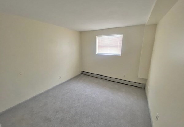 2 beds, 1 bath, 950 sqft, $2,900, Unit 2