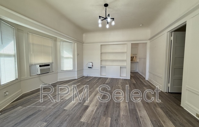 4925 11 AVE