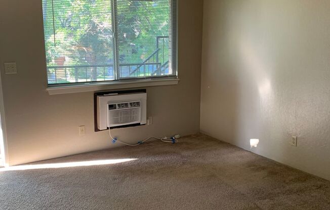 1 bed, 1 bath, 550 sqft, $1,250, Unit 6