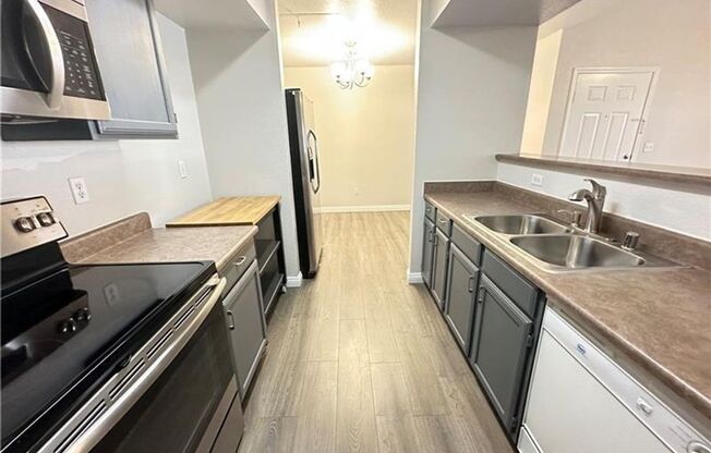 1 bed, 1 bath, $1,250, Unit #2007