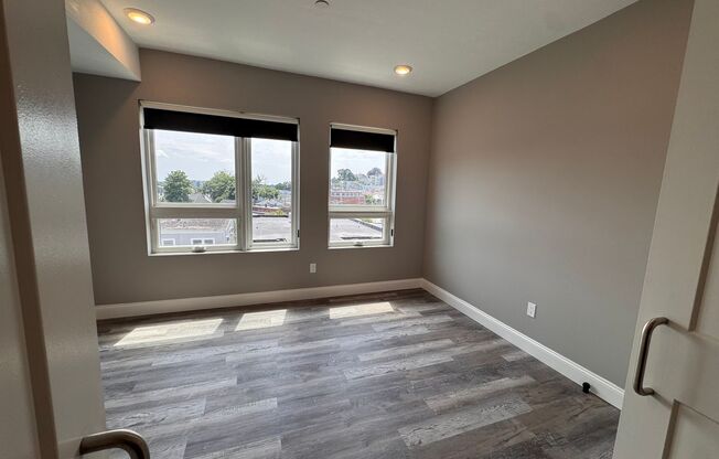 2 beds, 1 bath, 743 sqft, $2,750, Unit 213
