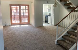 2 Bedroom 2.5 Bath near Sahara & Jones