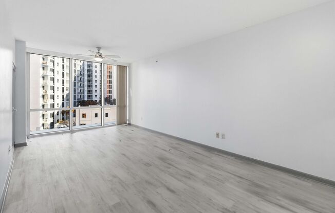 2 beds, 2 baths, $2,795, Unit Unit 1013