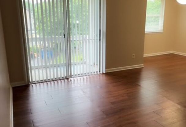 1 bed, 1 bath, 620 sqft, $930, Unit 7116J