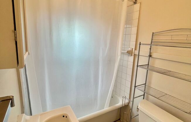1 bed, 1 bath, 650 sqft, $1,225, Unit 311