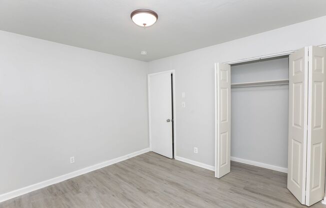 2 beds, 1 bath, $1,100, Unit 2