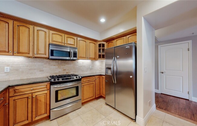 3 beds, 2.5 baths, 1,800 sqft, $4,550, Unit 103